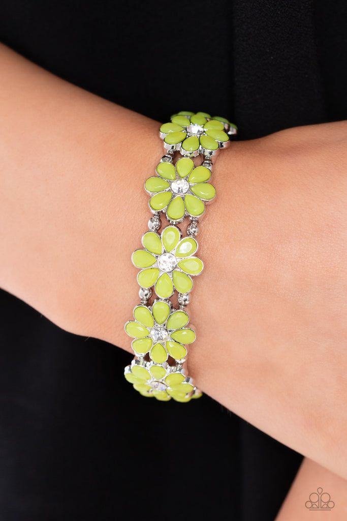 Hawaiian Holiday - Green Paparazzi Bracelet - The Sassy Sparkle