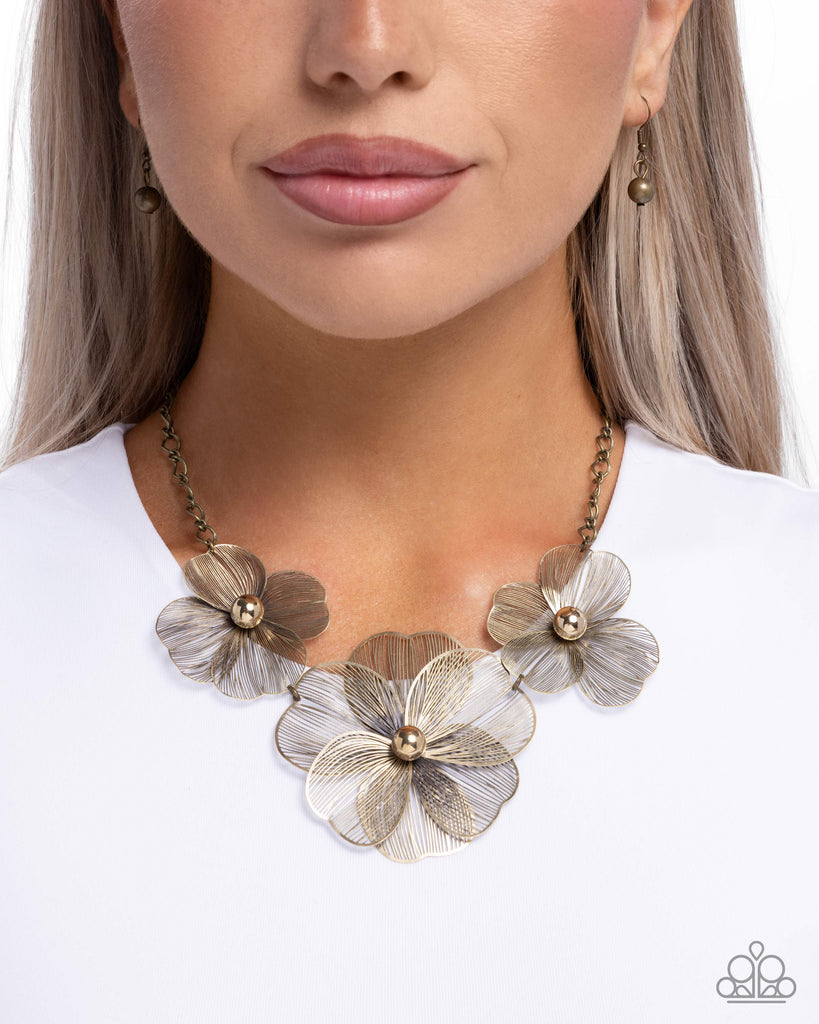 Wiry Wreath - Brass Necklace-Paparazzi