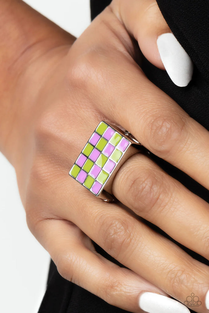 Checkerboard Craze - Green Ring-Paparazzi - The Sassy Sparkle