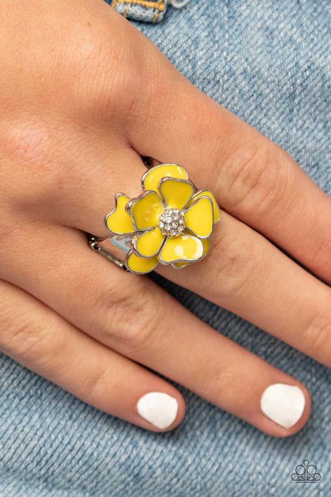 Hibiscus Holiday-Yellow Ring-Flower-Paparazzi - The Sassy Sparkle