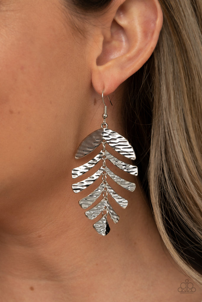 Rippling with tactile textures, dainty silver frames link into a dancing palm leaf for a simply seasonal fashion. Earring attaches to a standard fishhook fitting.  Sold as one pair of earrings.  New Kit