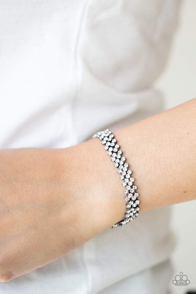 Chicly Candescent - Gunmetal Bracelet-Paparazzi
