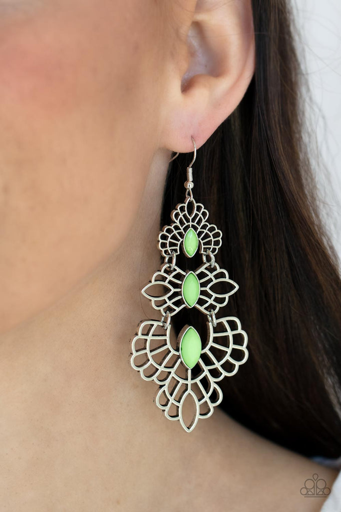 Suspended in the centers of three web-like silver frames, Apple Green marquise cut beads create flashy focal points. Graduating in size from top to bottom, the airy frames connect into an irresistibly flamboyant lure. Earring attaches to a standard fishhook fitting.  Sold as one pair of earrings.  New Kit