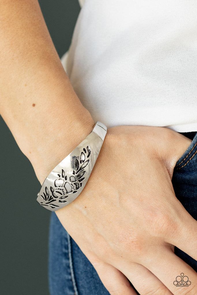 Fond of Florals - Silver Bracelet-Paparazzi