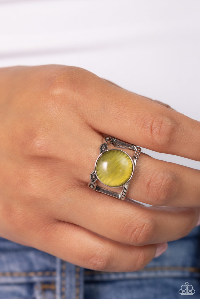 Clairvoyantly Cats Eye-Green Paparazzi Ring