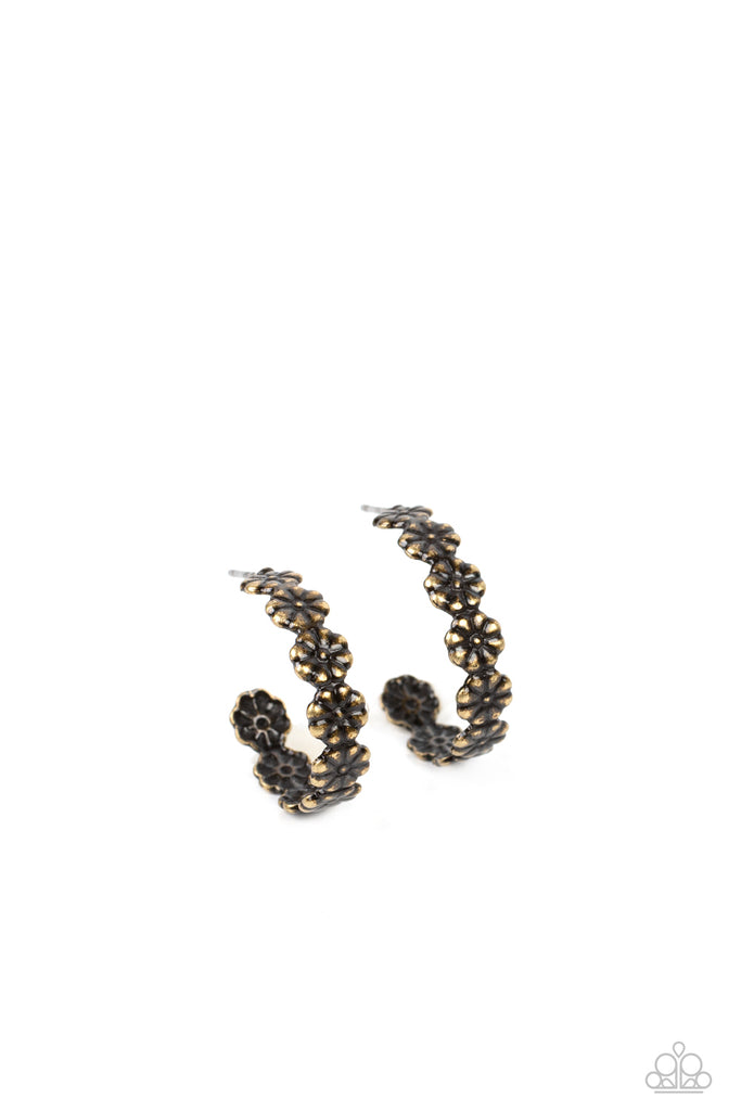 Floral Fad - Brass Paparazzi Earring - The Sassy Sparkle