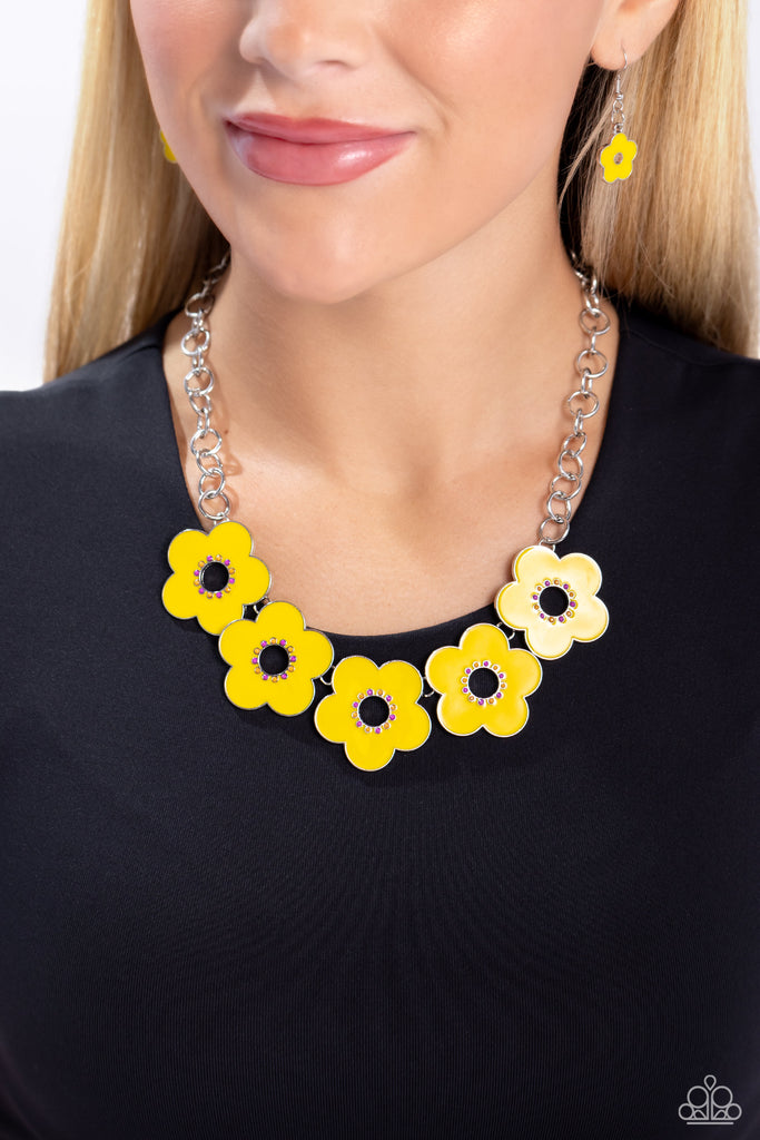 Cartoon Couture - Yellow Paparazzi Necklace - The Sassy Sparkle