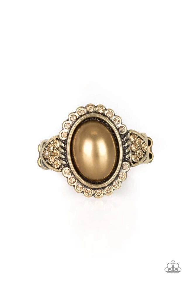 Pearl Party - Brass Pearl Ring-Paparazzi - The Sassy Sparkle