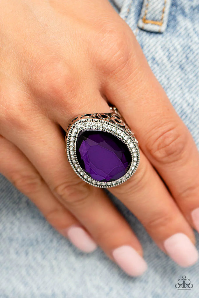 Illuminated Icon - Purple Ring-Paparazzi - The Sassy Sparkle