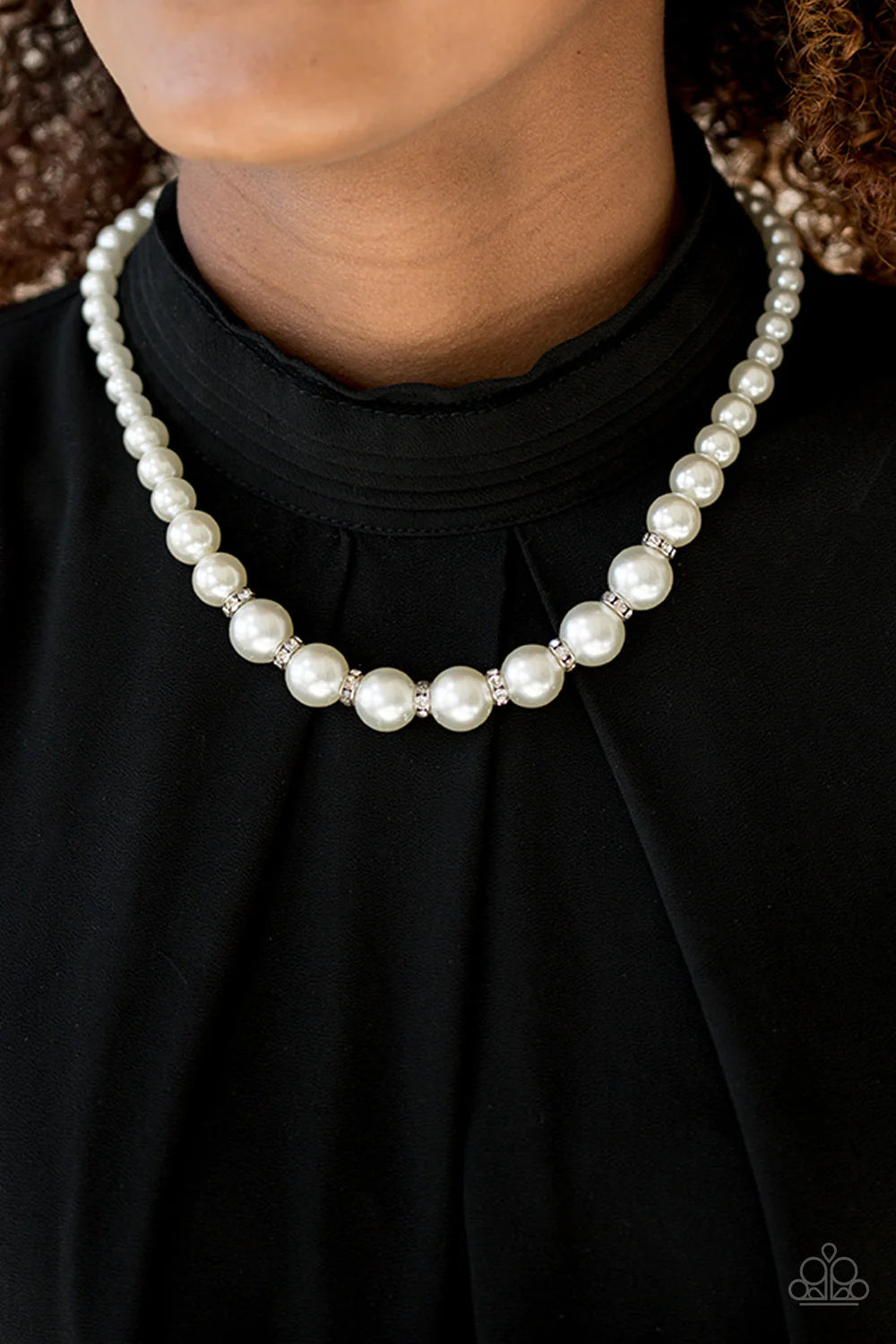 Paparazzi white sale pearl necklace