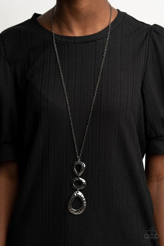 Gallery Artisan - Black Necklace-Paparazzi